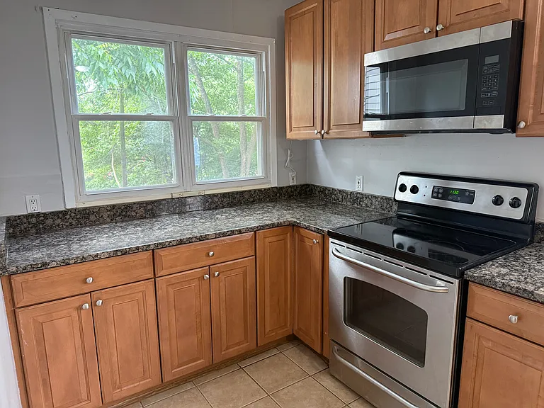 109 Buist Ave — Photo 20
