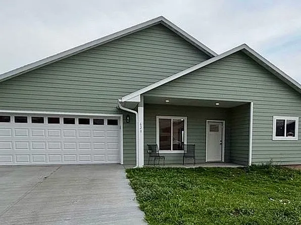 629 Foxtail Dr, Parker, SD 57053