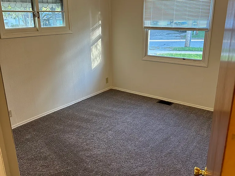 713 E Randolph St — Photo 5