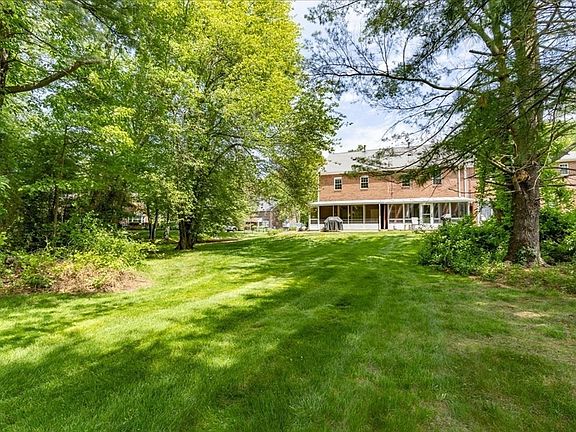 5th image of 47 Claire Dr #47