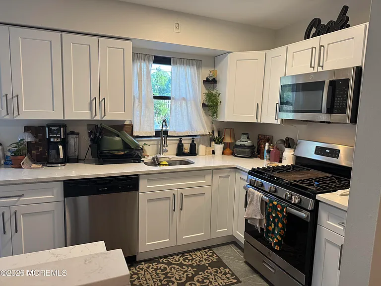 321 Spring St #8 — Photo 4