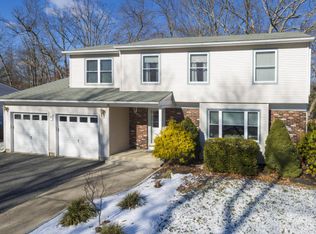 7 Cobblestone Ct, Howell, NJ 07731