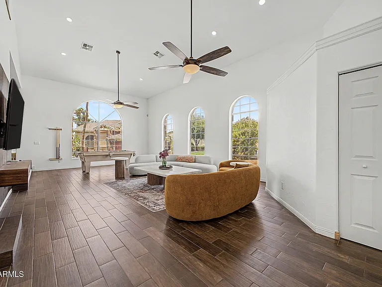 5773 W Shannon St — Photo 10