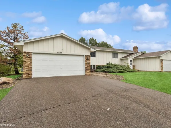 2528 Birchview Ln, Minnetonka, MN 55305