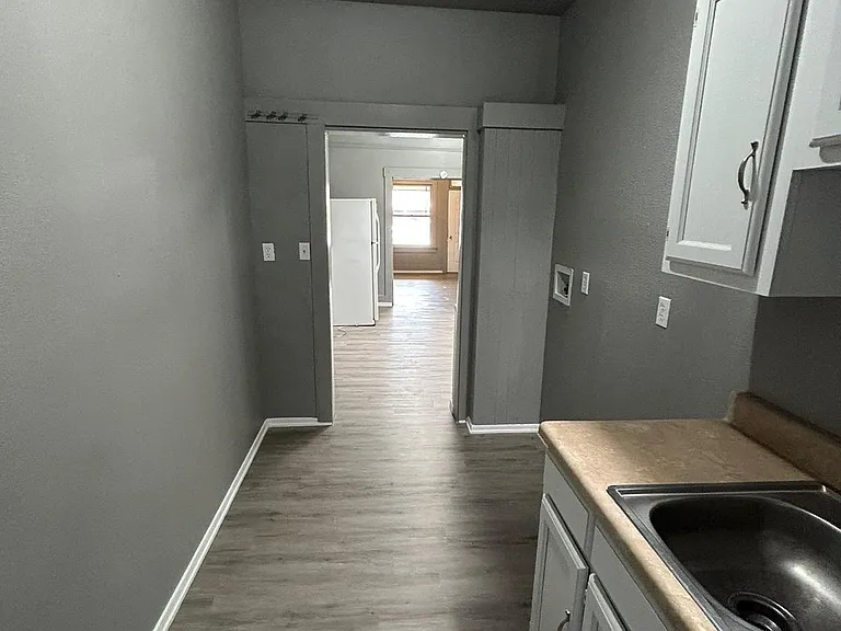 835 N F Ave — Photo 7