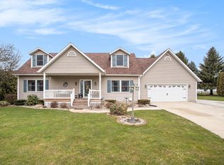 1618 N Eagle Ridge Dr, La Porte, IN 46350