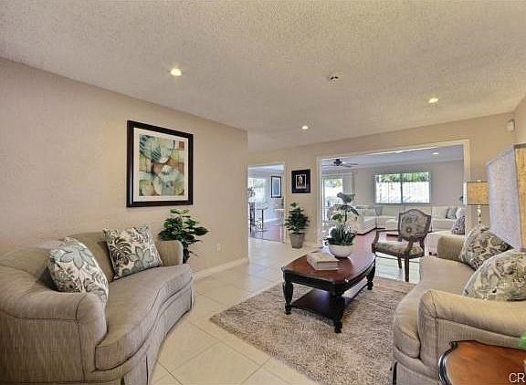 4th image of 216 N Palo Cedro Dr