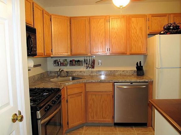 Kitchen, Stainless Appliances