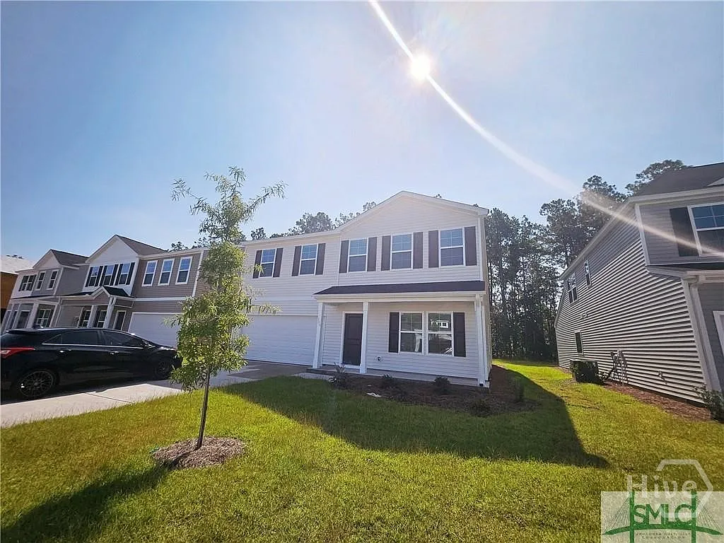 5 bed, 3.5 bath, 2771 sqft, $2,600 — Photo 2