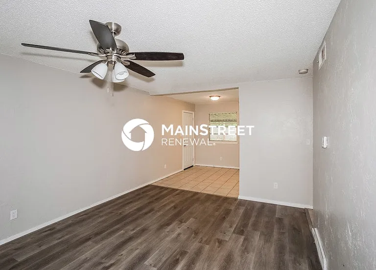 808 Lotus Ave — Photo 7