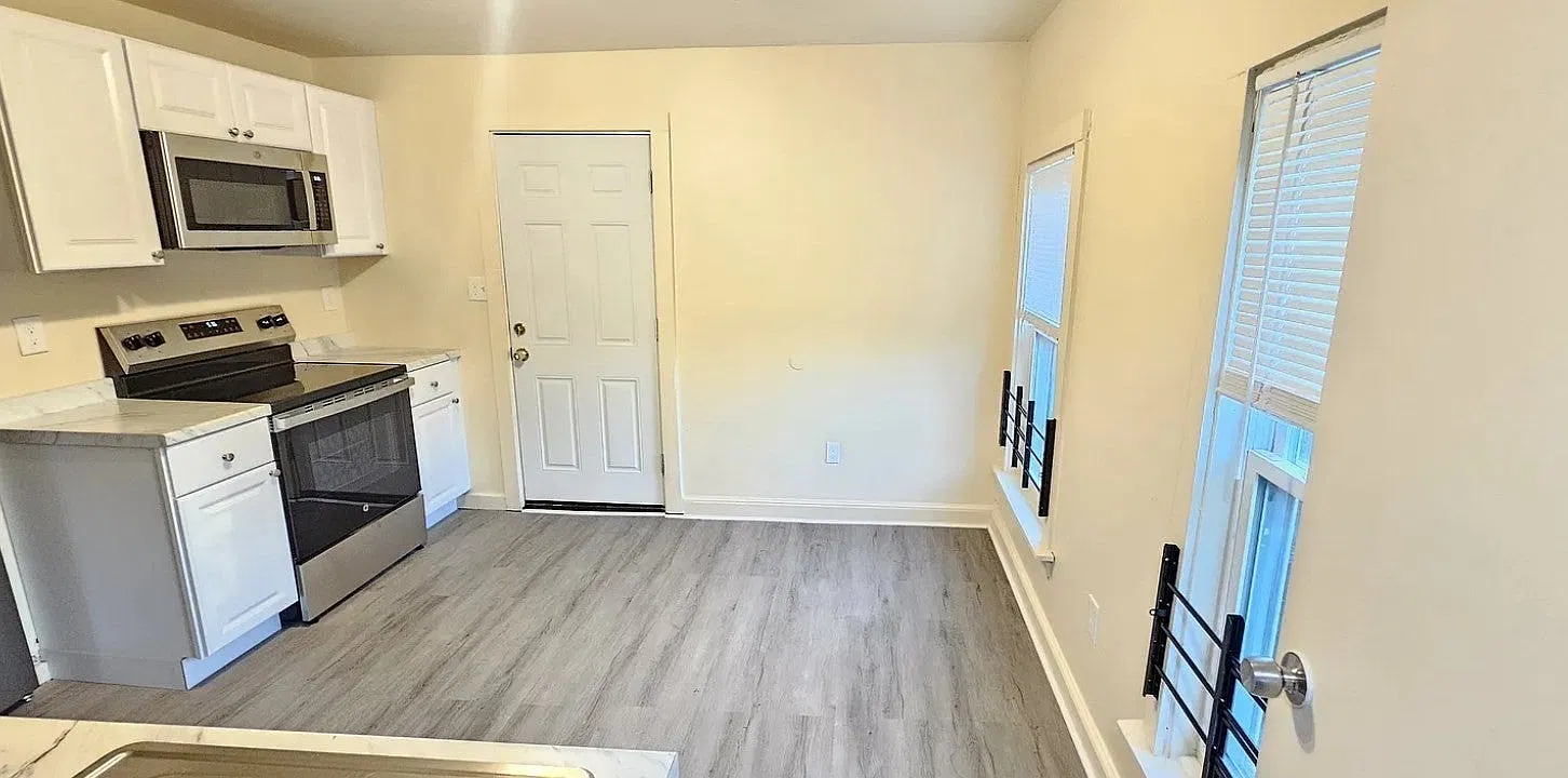 2 bed, 600 sqft, $1,900 — Photo 2