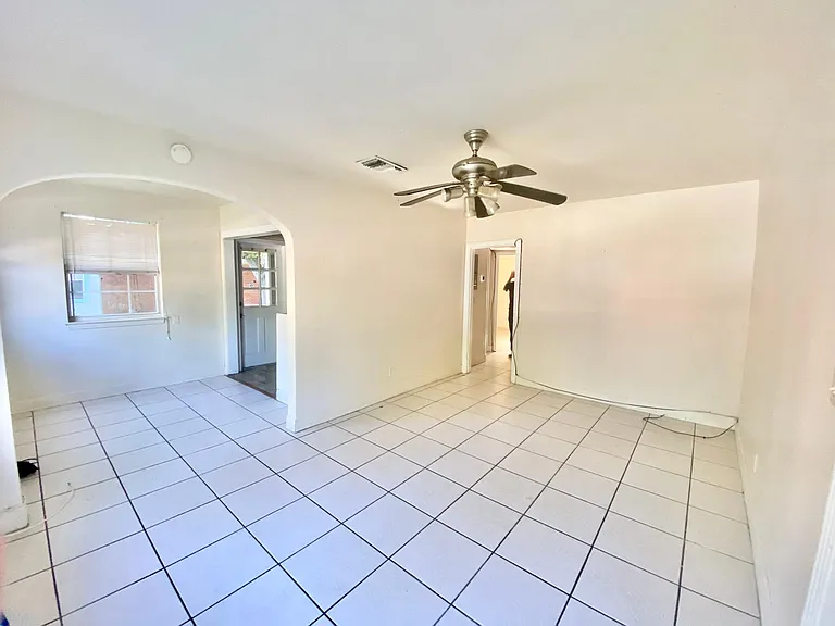 2114 Spring Park Rd — Photo 6