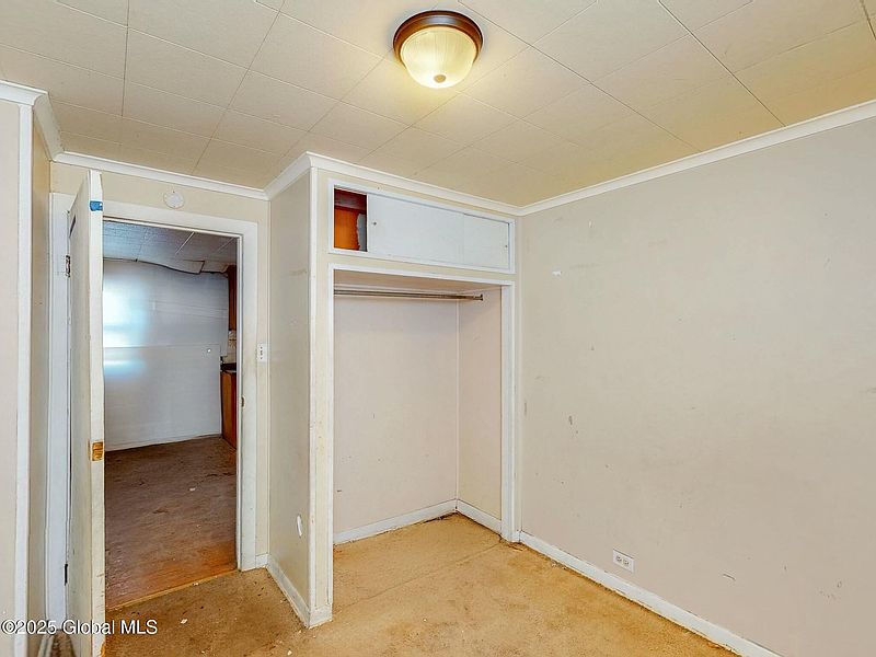 3rd image of 1071-1073 Cutler Street