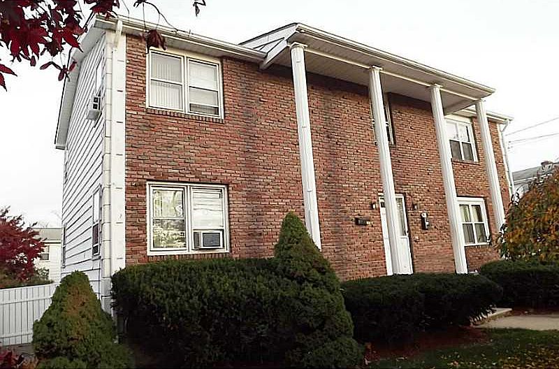 2nd image of 221 Mount Pleasant Ave