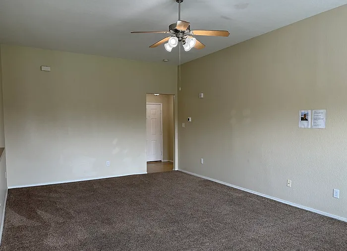 301 Meadow Lark Ln — Photo 10