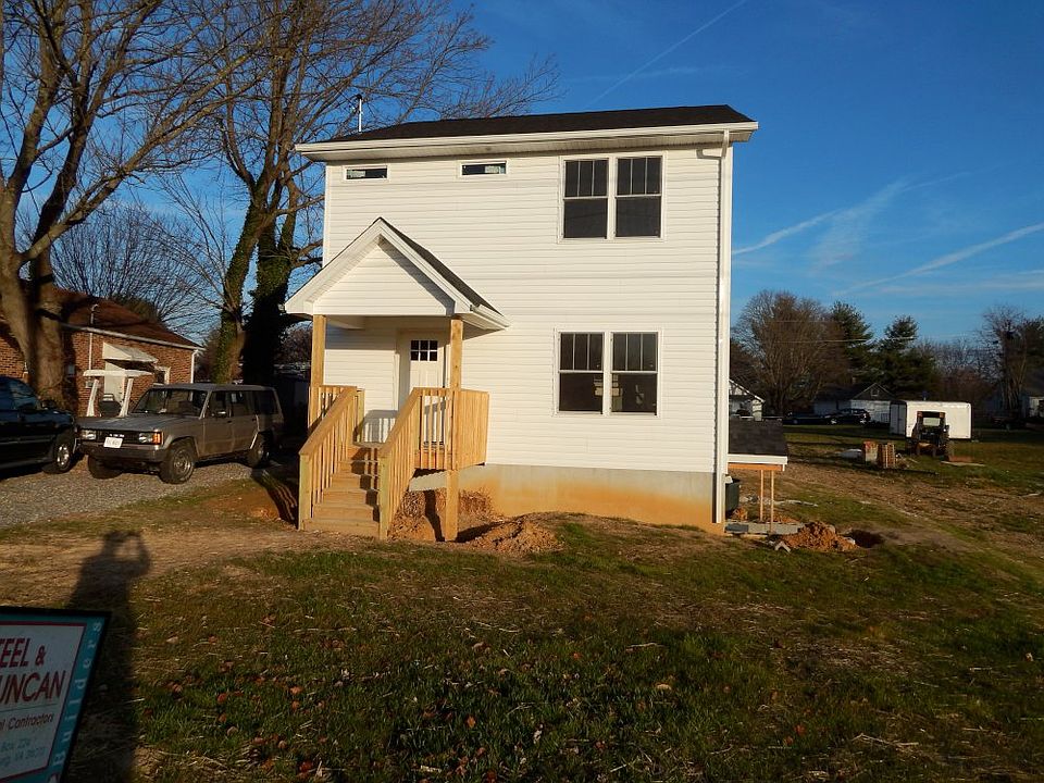 1st image of 255 Craig St
