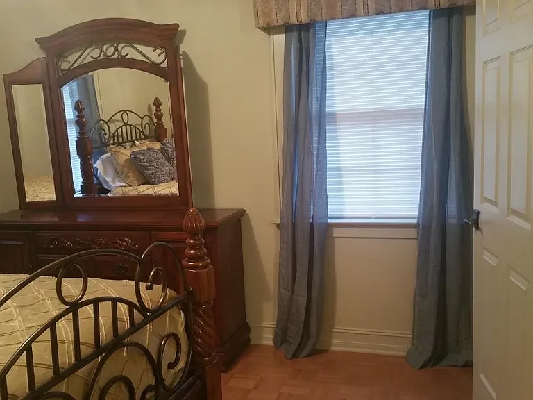 913 Prestwood Dr #E — Photo 2
