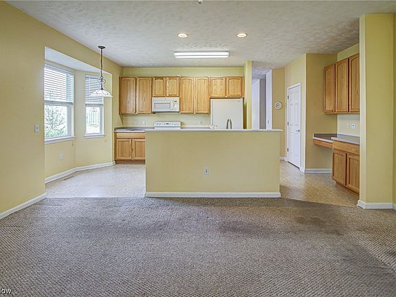 5th image of 17698 River Valley Blvd