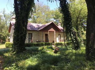 302 E 3rd St, Hico, TX 76457