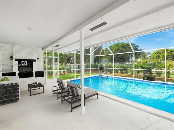 14960 SW 105th Ct, Miami, FL 33176