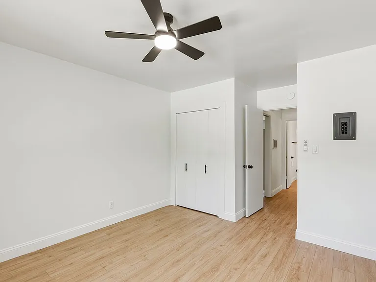 Montrose Residences — Photo 13