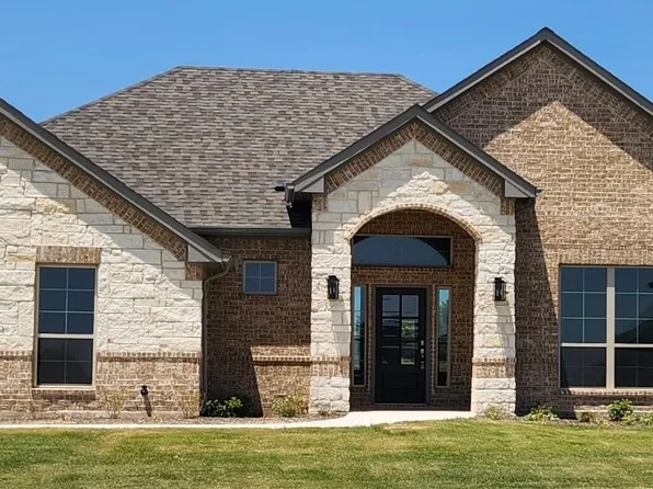 209 Stuart St, Paradise, TX 76073
