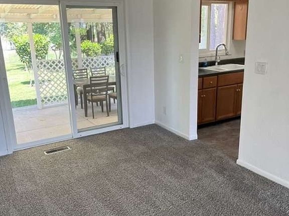 3rd image of 4803 Hazelgreen Rd NE