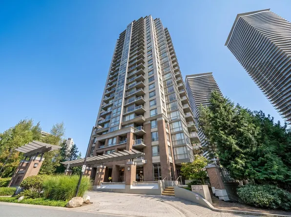 4888 Brentwood Dr #208, Burnaby, BC V5C 0C6
