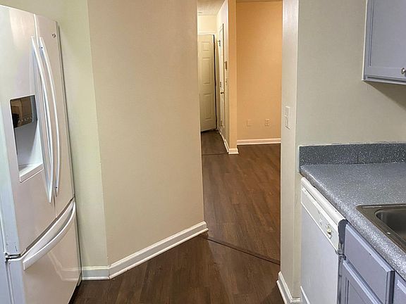 4th image of 2668 Waverly Hills Dr