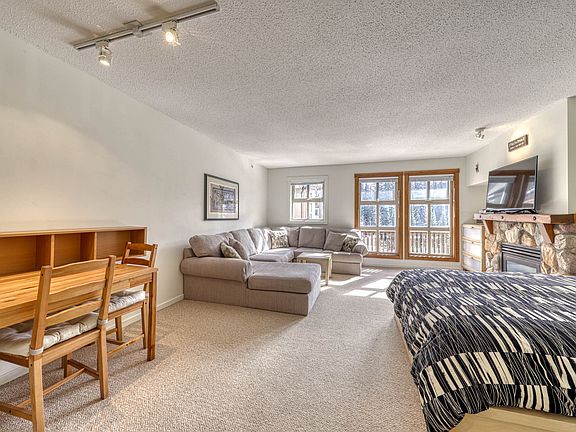 3rd image of 3190 Creekside Way #423