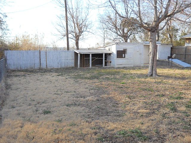 2nd image of 205 Grimes Ave