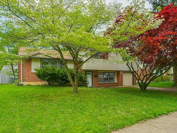 3rd image of 2104 Coventry Dr