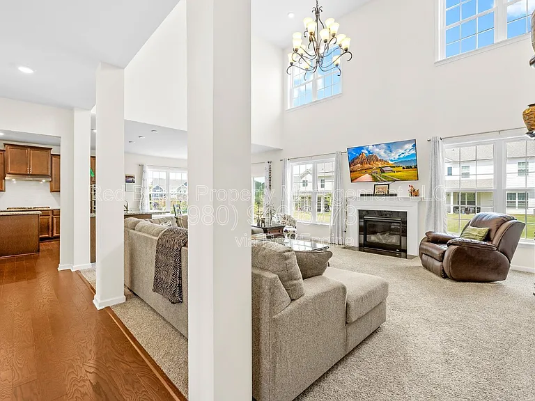 14917 Baldridge Dr — Photo 10