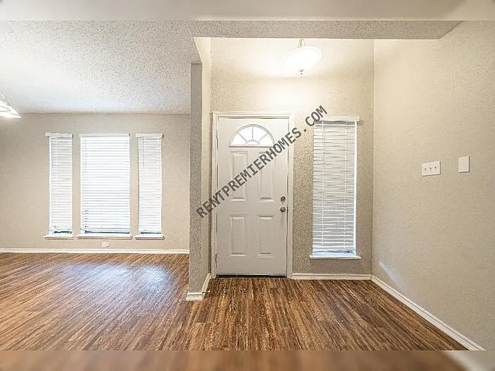 5223 Fawn Lake Dr — Photo 6