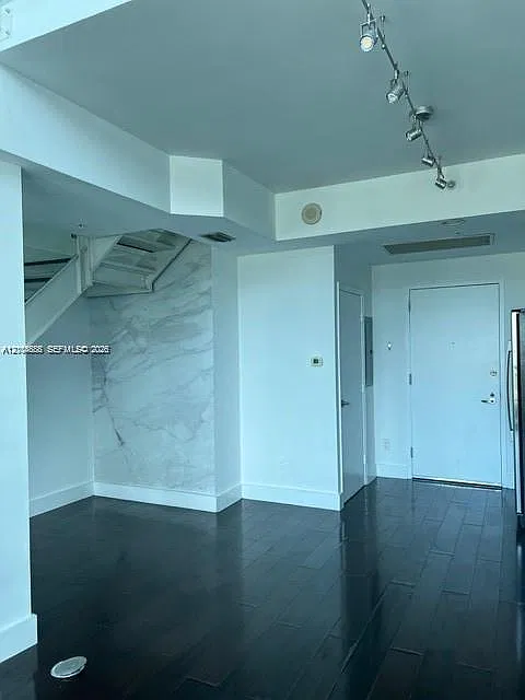 Infinity At Brickell Cond — Photo 3
