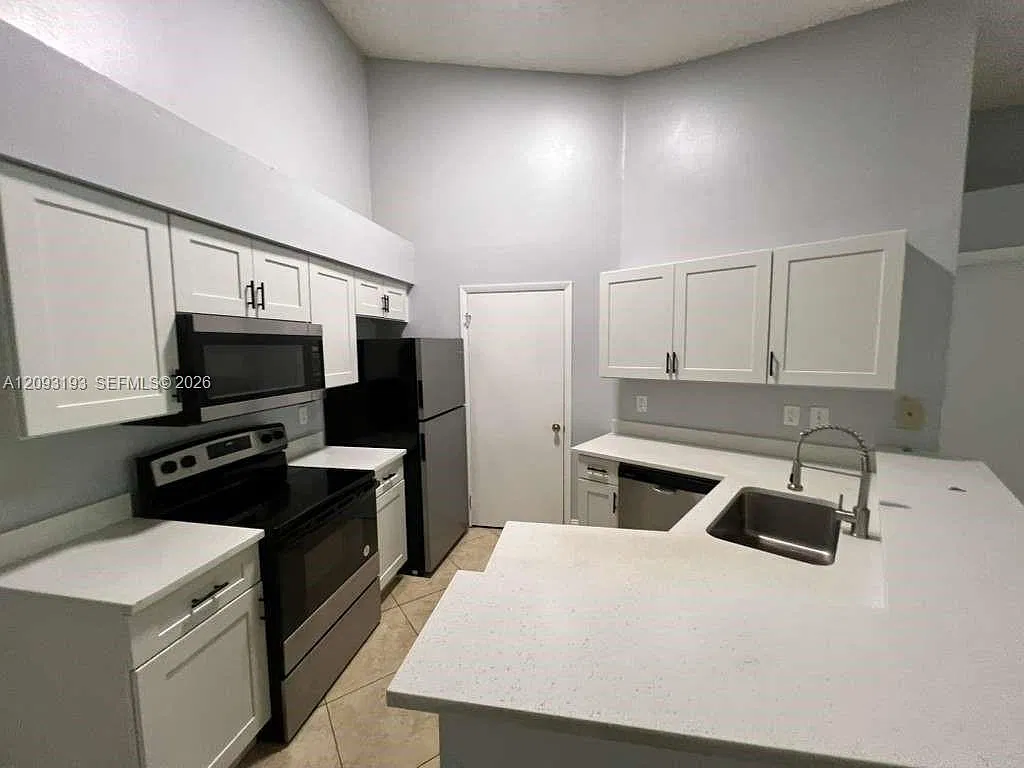 Summerbreeze Condo — Photo 2