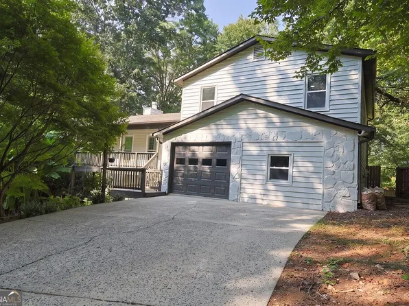 151 Farmington Dr, Woodstock, GA 30188