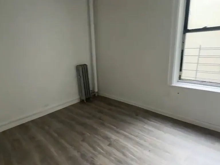 1325 College Ave #4A — Photo 2