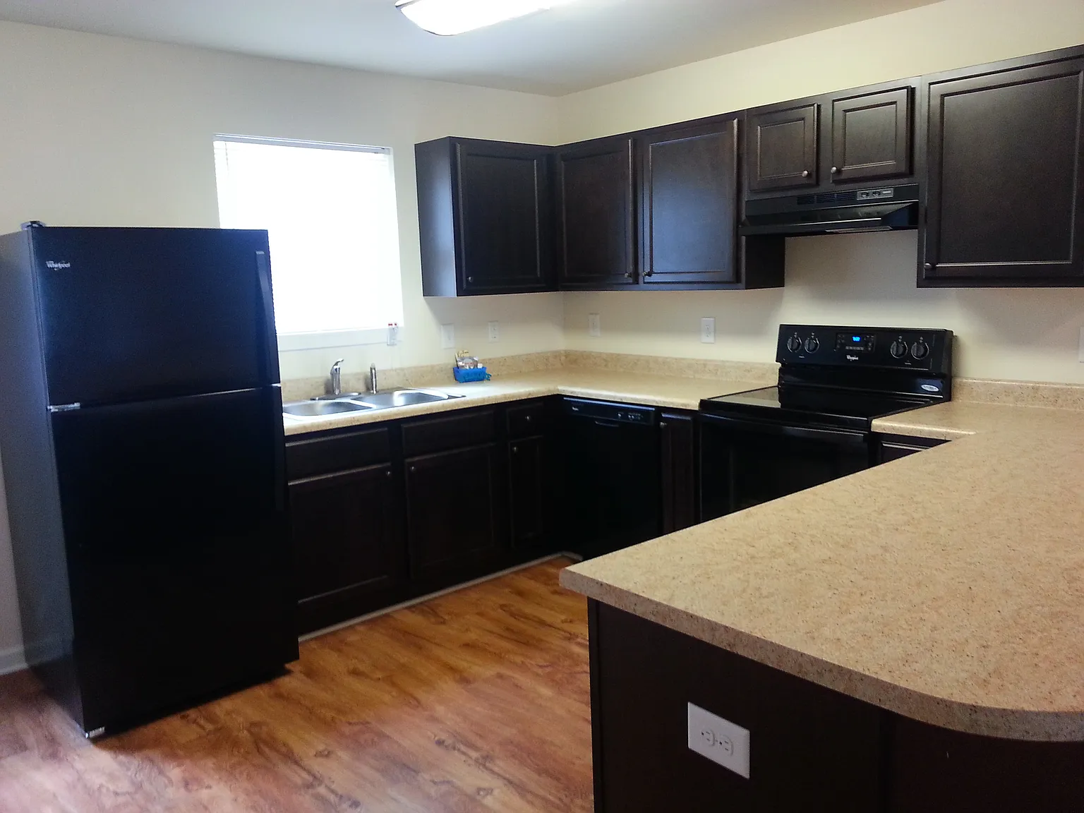 2 bed, 2.5 bath, 1200 sqft, $1,400 — Photo 4
