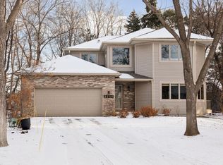 2240 Ferris Ln, Roseville, MN 55113