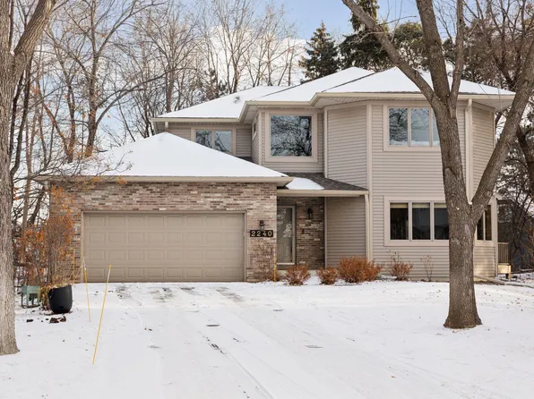 2240 Ferris Ln, Roseville, MN 55113