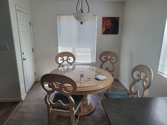3rd image of 1113 Olive St