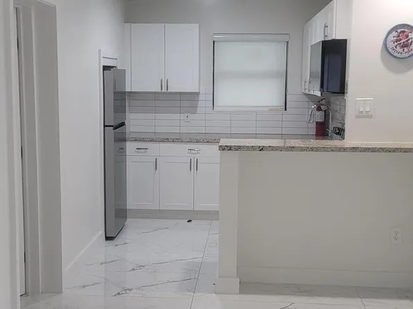 26 NE 3rd St, Dania Beach, FL 33004