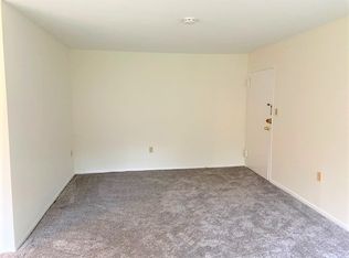 5107 Crossfield Ct APT 8, Rockville, MD 20852