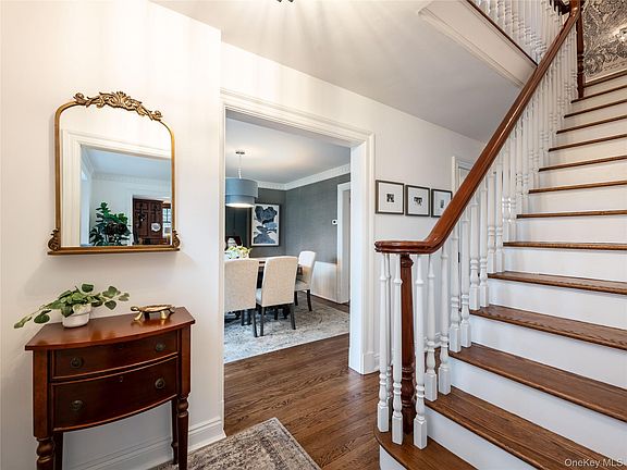 2nd image of 126 Northwoods Road