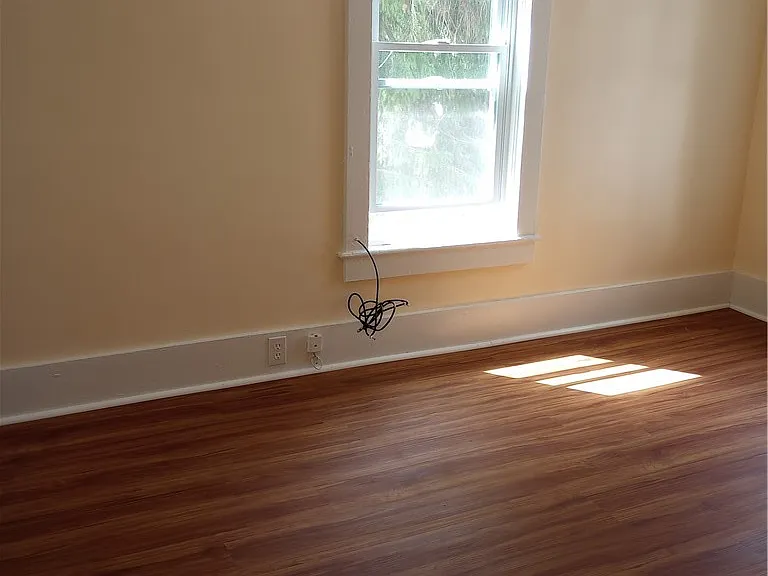 120 W 6th St #201 — Photo 11