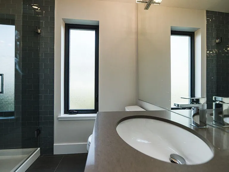 4138 Laurel St — Photo 8