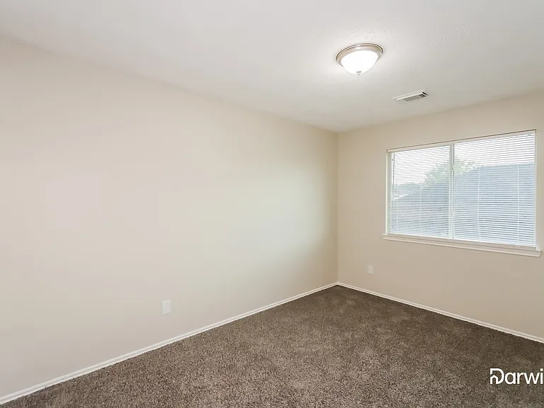 21910 Octavia Way — Photo 9