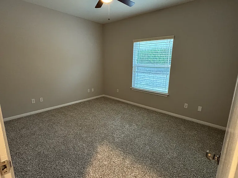 3200 Pinnacle Cv #B — Photo 22