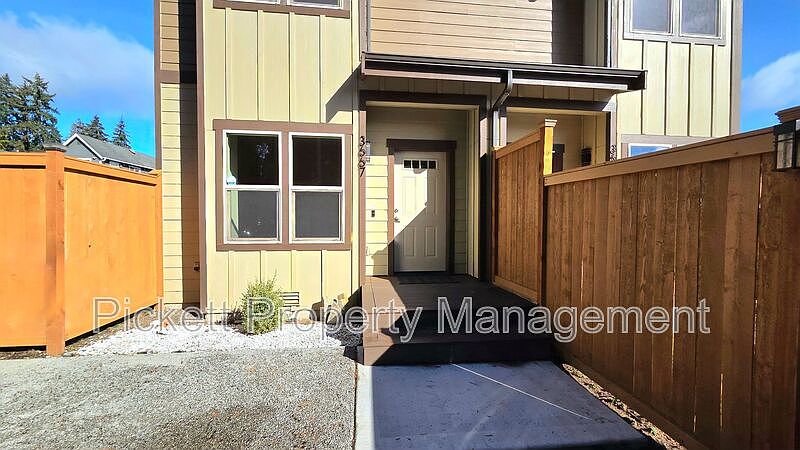 1st image of 3667 Pine Rd